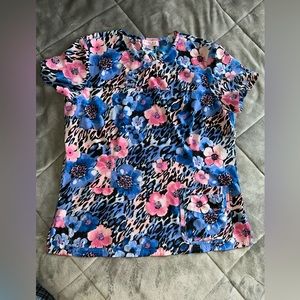 Koi by Kathy Peterson Size L gently worn. Scrub top